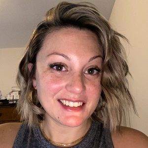 Meet your Posher, Casey